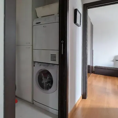 Guesthost - Pole Position Apartment Biassono